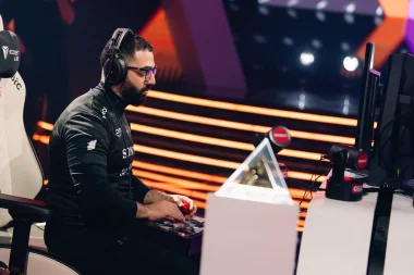 Фото AngryBird - Амджад Аль-Шалаби