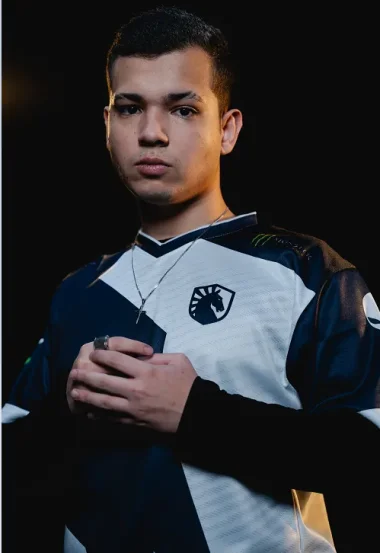 Фото Mythic - Матей Моитиньо Арантес