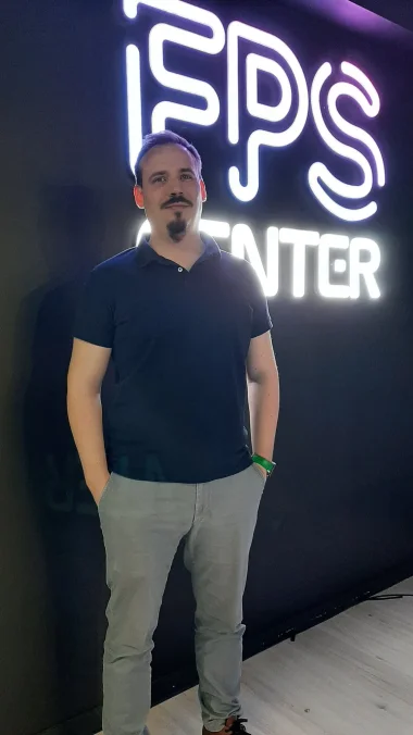 Фото NoV - Кшиштоф Брожовский