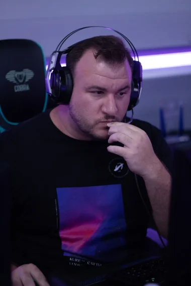 Фото LegacY - Брайан Бартелл