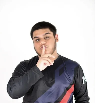 Фото SPARK - Эсса Кхан