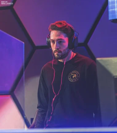 Фото Mango - Адам Пазнер