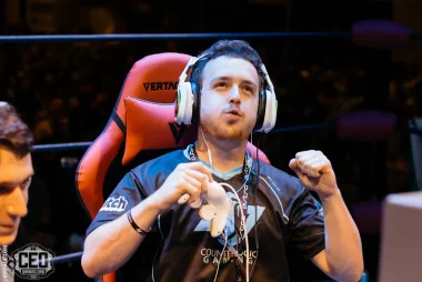 Фото SFAT - Закари Кордони