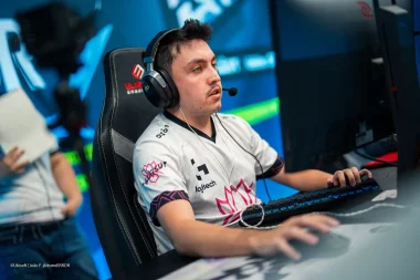 Фото Wettables - Иссак Мур