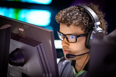 Фото Huke - Кайлер Гарланд