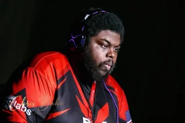 Фото Tampa Bison - Декстер Джеймс