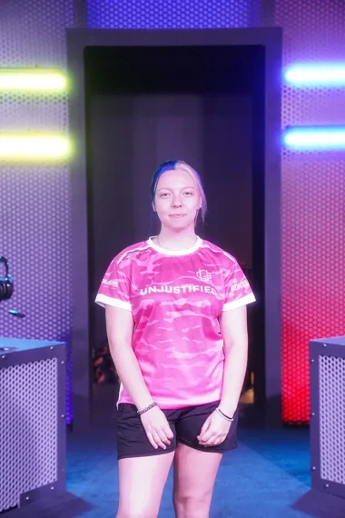 Фото Anarchy - Абигейл Дэниелс