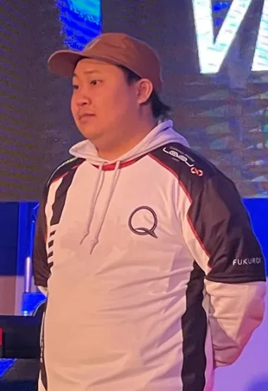 Фото Squ4d - Банг У-сик