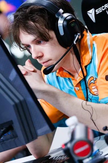 Фото Ackyyy - Исак Берри