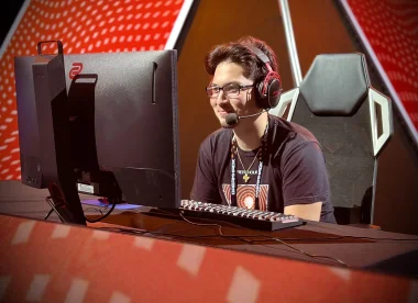 Фото Aviator - Кори де ла Роса