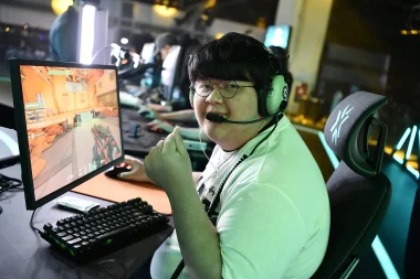 Фото Yoshiii - Джон Ёсиха́ру Каваками