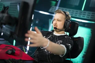 Фото MONSTEERR - Ондржей Петру