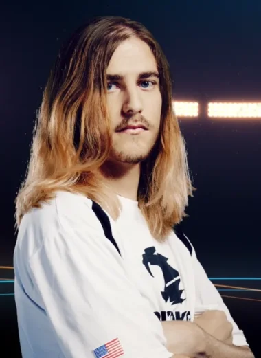 Фото 0ver Zer0 - Тед Кейл