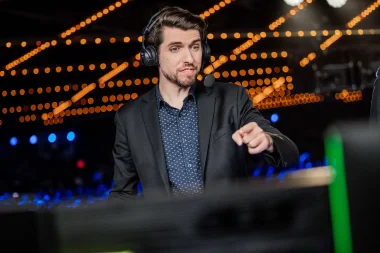 Фото Lyric - Джордан Корби