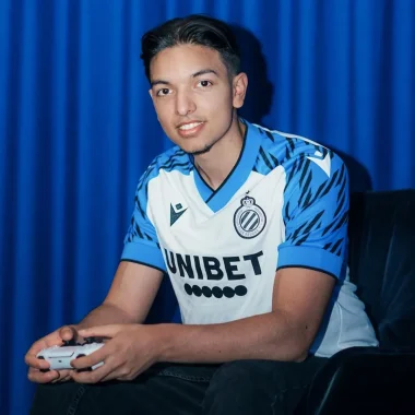 Фото Eminomerci - Кеану Ньюа