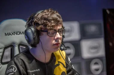 Фото Snitch - Джошуа Беннетт