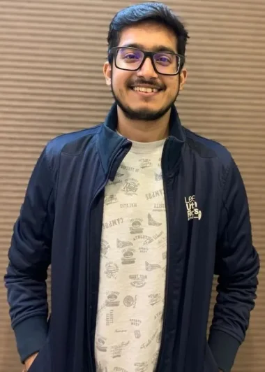 Фото Krantiveer - Вагиш Шарма