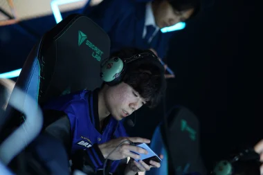 Фото Valenz - Лук Юн Йип