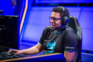 Фото NoXiAK - Льюис Саймон Феликс