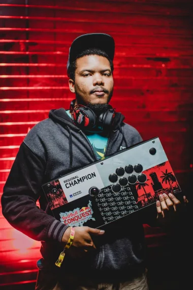 Фото Hotashi - Юлиан Харрис