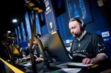 Фото Djoko - Томас Павони