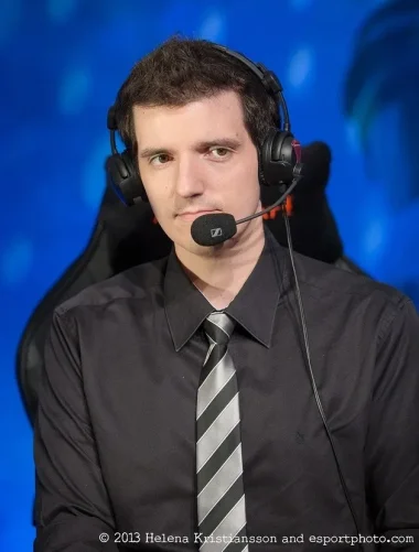 Фото Artosis - Дэн Стемкоски