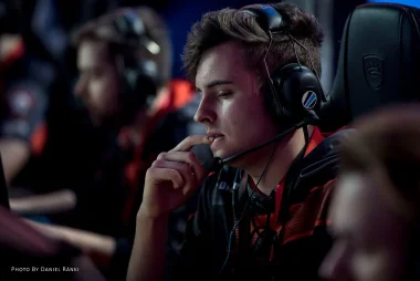 Фото kolor - Адам Домошлай