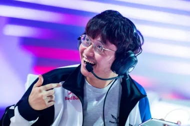 Фото Eason - Йин Ийшен