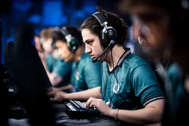 Фото Vexite - Деклан Портелли