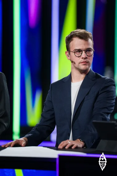 Фото KheZu - Маурис Гутманн