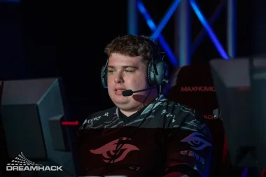 Фото Lacky - Райан Стэпли