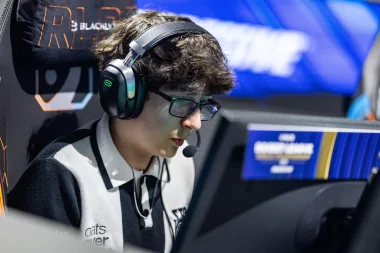 Фото Scrzbbles - Закари Стоун