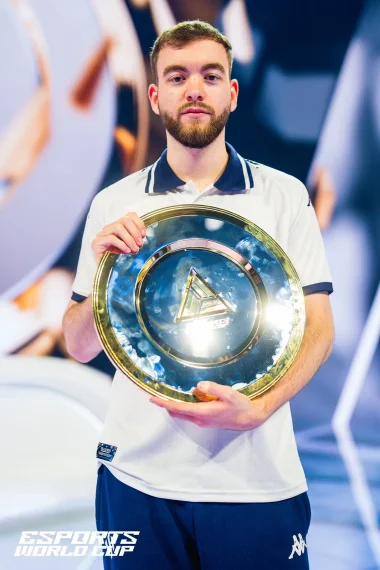 Фото Yuzus - Джош Притчард