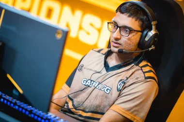 Фото Commutator - Шантану Модак