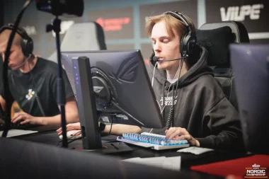 Фото SHiNE - Каспар Веннерберг