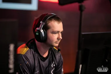 Фото Golden - Сет Гарнер